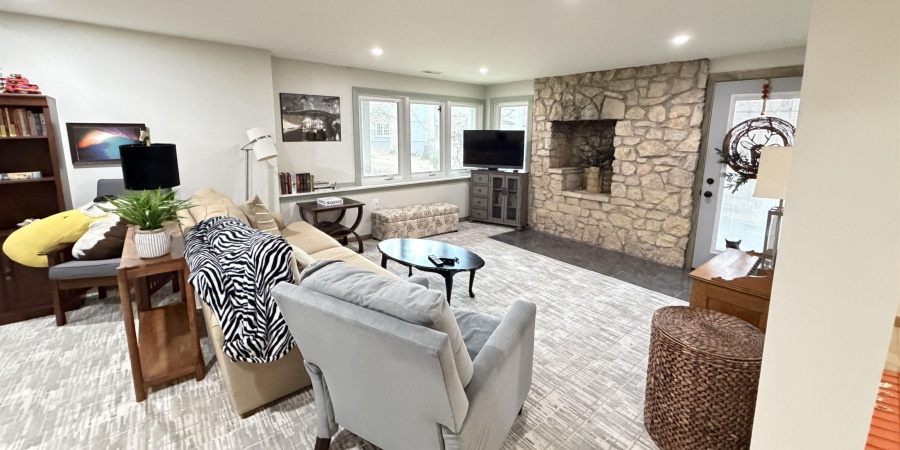 2812 W Fawkesway Drive, Bloomington, Indiana 47404-1211,MLS,202605835