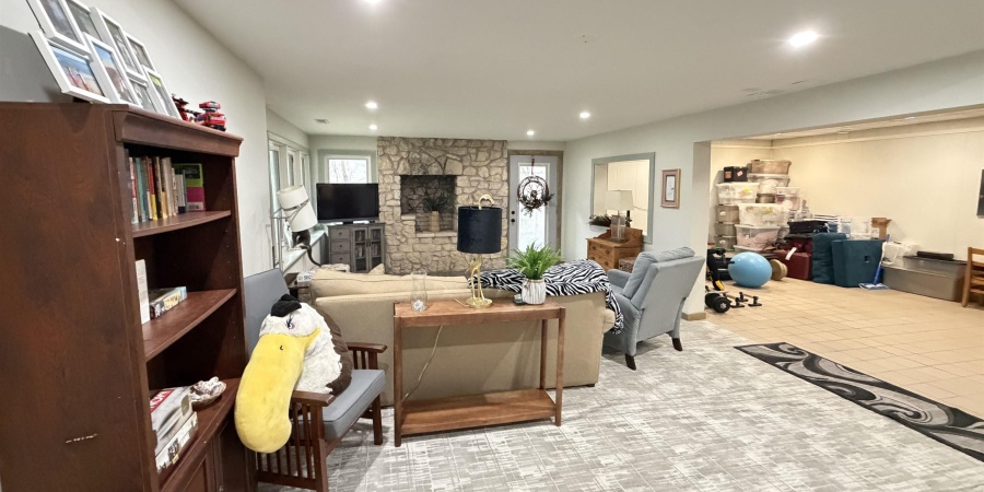 2812 W Fawkesway Drive, Bloomington, Indiana 47404-1211,MLS,202605835