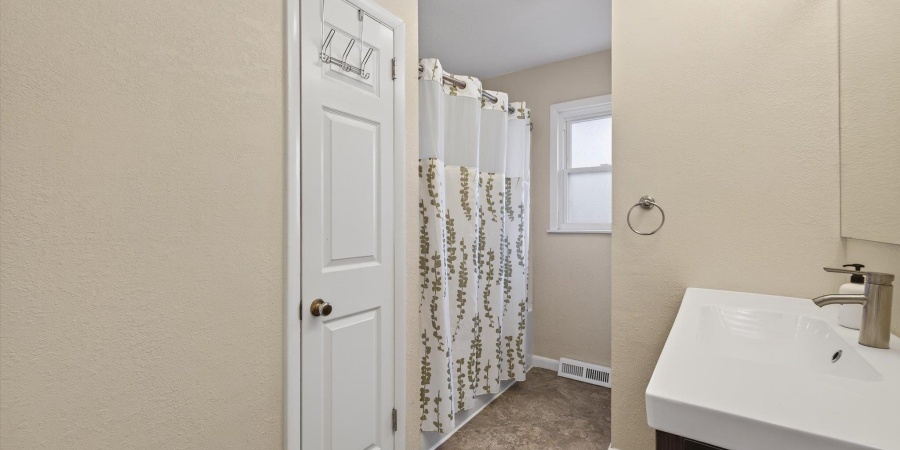 4527 E Deckard Drive, Bloomington, Indiana 47408,MLS,202606063