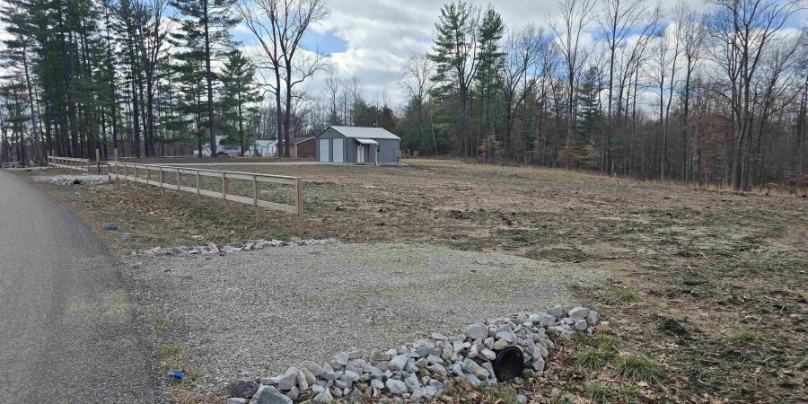 1249 N Lawrence Hollow Drive, Bloomfield, Indiana 47424,MLS,202606251