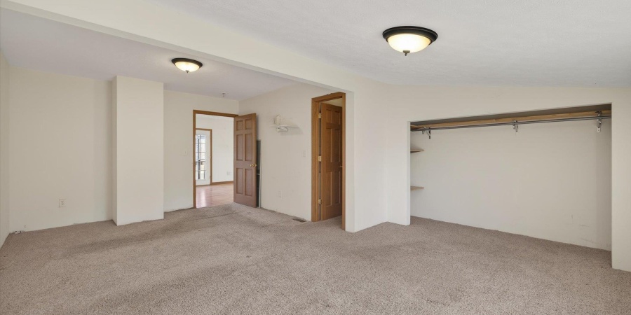 8923 E Sassafras Road, Bloomfield, Indiana 47424-5758,MLS,202606221