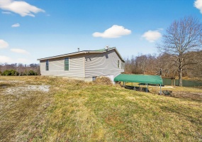 8923 E Sassafras Road, Bloomfield, Indiana 47424-5758,MLS,202606221