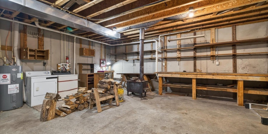 8923 E Sassafras Road, Bloomfield, Indiana 47424-5758,MLS,202606221