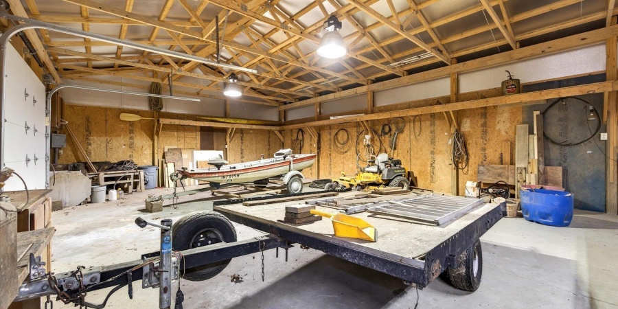 8923 E Sassafras Road, Bloomfield, Indiana 47424-5758,MLS,202606221