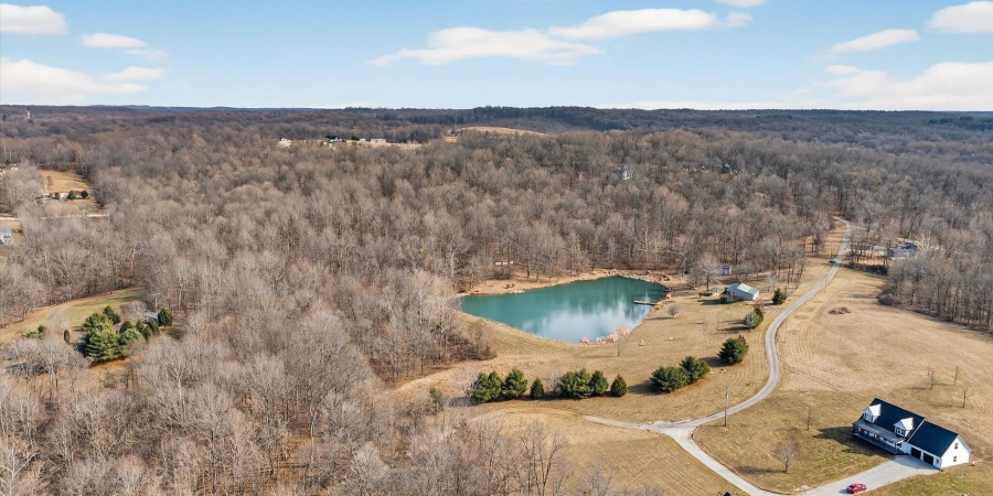 8923 E Sassafras Road, Bloomfield, Indiana 47424-5758,MLS,202606221