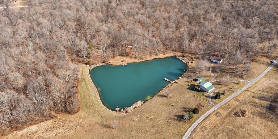 8923 E Sassafras Road, Bloomfield, Indiana 47424-5758,MLS,202606221