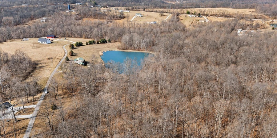 8923 E Sassafras Road, Bloomfield, Indiana 47424-5758,MLS,202606221