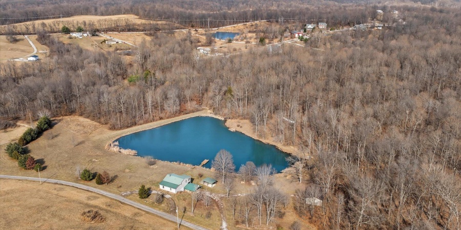 8923 E Sassafras Road, Bloomfield, Indiana 47424-5758,MLS,202606221