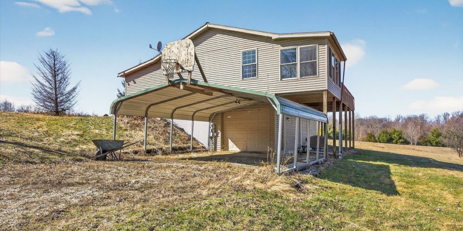 8923 E Sassafras Road, Bloomfield, Indiana 47424-5758,MLS,202606221