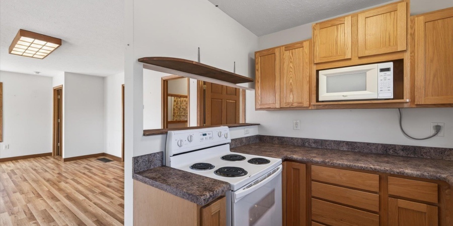 8923 E Sassafras Road, Bloomfield, Indiana 47424-5758,MLS,202606221