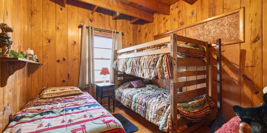 8055 N Lakewood Drive, Unionville, Indiana 47468,MLS,202606322