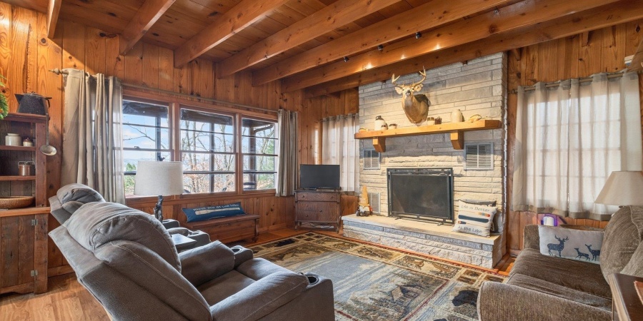 8055 N Lakewood Drive, Unionville, Indiana 47468,MLS,202606322