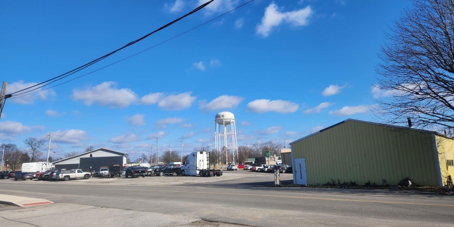 1320 W Main Street, Mitchell, Indiana 47446,MLS,202606413