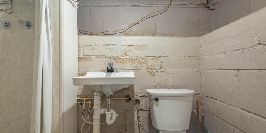 1300 E Hillside Drive, Bloomington, Indiana 47401,MLS,202606475