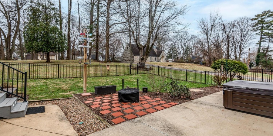 1300 E Hillside Drive, Bloomington, Indiana 47401,MLS,202606475