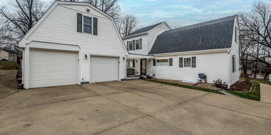 1300 E Hillside Drive, Bloomington, Indiana 47401,MLS,202606475