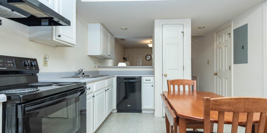 882 E Sherwood Hills Drive, Bloomington, Indiana 47401,MLS,202606848