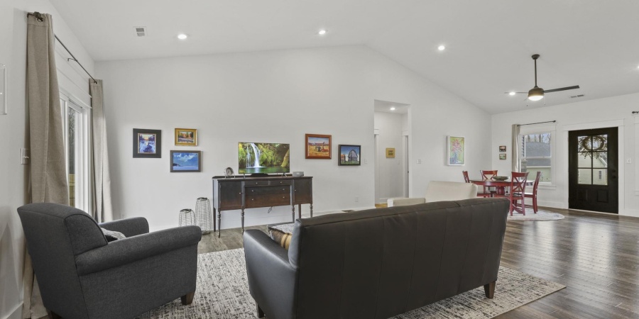 542 E Lucy Lane, Ellettsville, Indiana 47429-2058,MLS,202607053