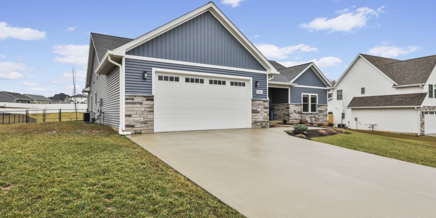 542 E Lucy Lane, Ellettsville, Indiana 47429-2058,MLS,202607053