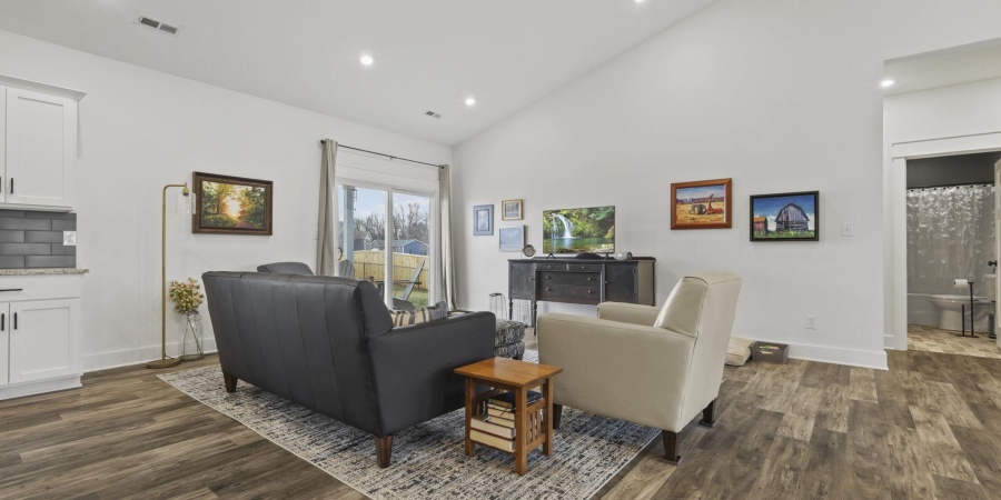 542 E Lucy Lane, Ellettsville, Indiana 47429-2058,MLS,202607053