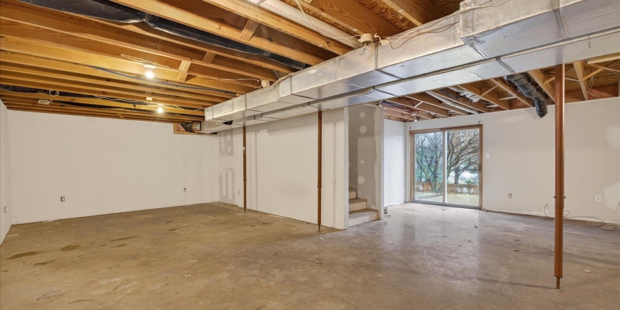 416 W Potowatami Court, Ellettsville, Indiana 47429-1976,MLS,202607069