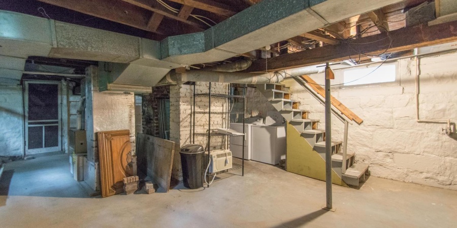 526 S Woodlawn Avenue, Bloomington, Indiana 47401,MLS,202607196